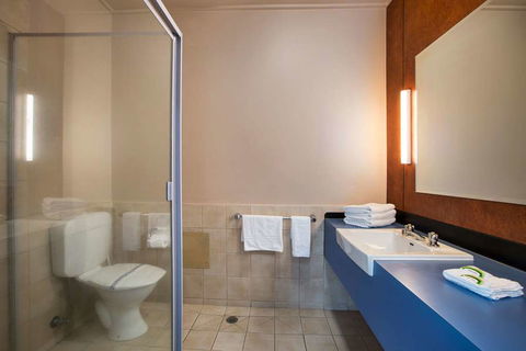Burvale Hotel - Surfers Paradise Gold Coast 2
