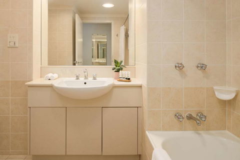 Rydges Norwest Sydney - Surfers Paradise Gold Coast 6