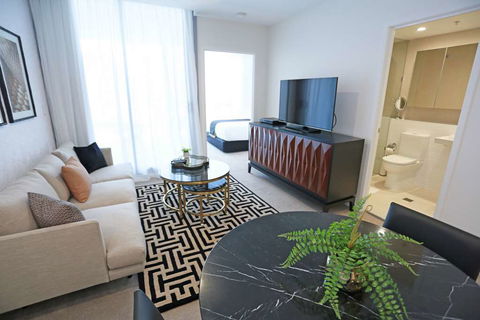Alex Perry Hotel And Apartments - Surfers Paradise Gold Coast 3