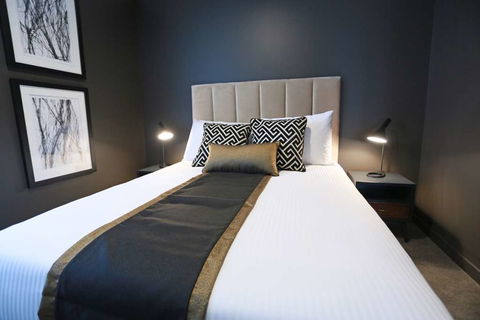 Alex Perry Hotel And Apartments - Surfers Paradise Gold Coast 10