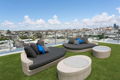 Alex Perry Hotel And Apartments - Surfers Paradise Gold Coast 16