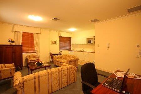 ULTIQA Rothbury Hotel - Surfers Paradise Gold Coast 5