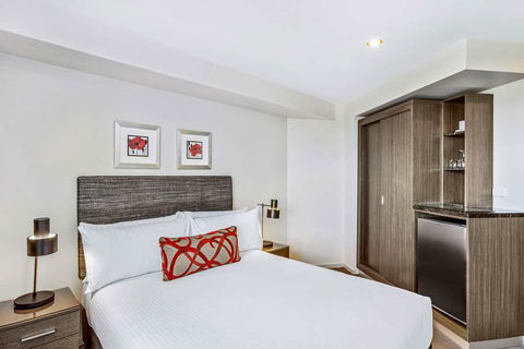 Adina Serviced Apts Canberra Dickson - Surfers Paradise Gold Coast 10