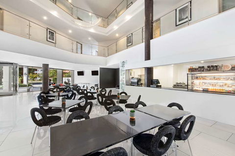 Adina Serviced Apts Canberra Dickson - Surfers Paradise Gold Coast 17