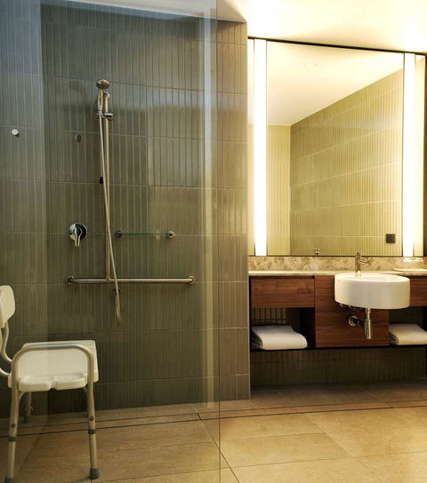 A By Adina Canberra - Surfers Paradise Gold Coast 9