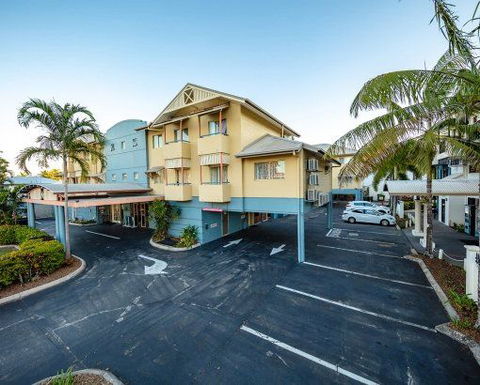 Cairns Queenscourt - Surfers Paradise Gold Coast 0