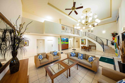 Cairns Queenscourt - Surfers Paradise Gold Coast 1