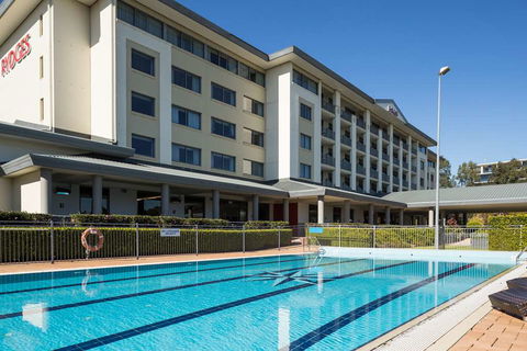 Rydges Norwest Sydney - Surfers Paradise Gold Coast 1