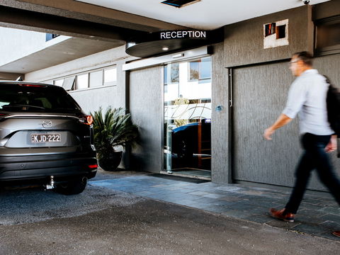 Astor Inn - Surfers Paradise Gold Coast 0