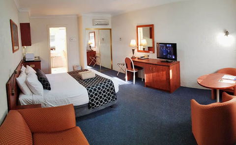 Amber Court Motor Inn - Surfers Paradise Gold Coast 1