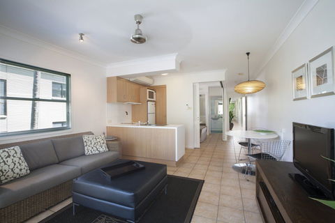 Port Douglas Apartments - Surfers Paradise Gold Coast 1