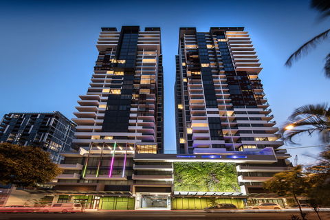 Arise Ivy And Eve - Surfers Paradise Gold Coast 0
