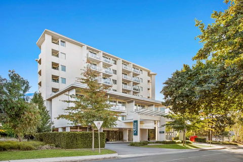 Adina Serviced Apts Canberra Dickson - Surfers Paradise Gold Coast 1