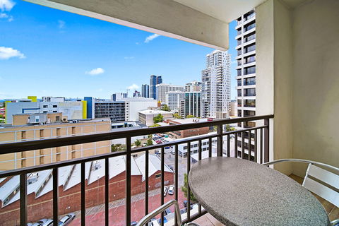 All Suites Perth - Surfers Paradise Gold Coast 2