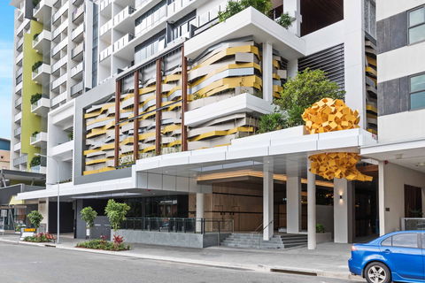 Arise On Hope Street - Surfers Paradise Gold Coast 0