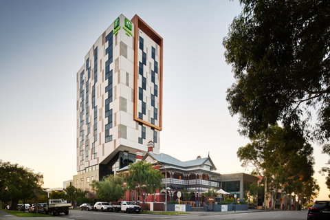 Holiday Inn West Perth - Surfers Paradise Gold Coast 2