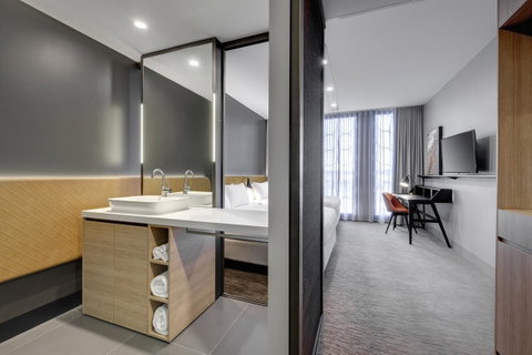 Vibe Hotel Canberra - Surfers Paradise Gold Coast 39