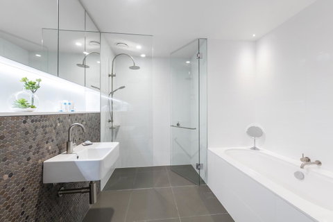 Vibe Hotel Canberra - Surfers Paradise Gold Coast 9