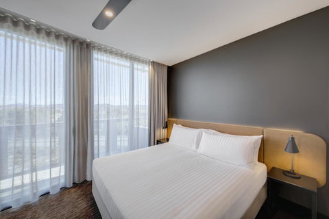 Vibe Hotel Canberra - Surfers Paradise Gold Coast 36