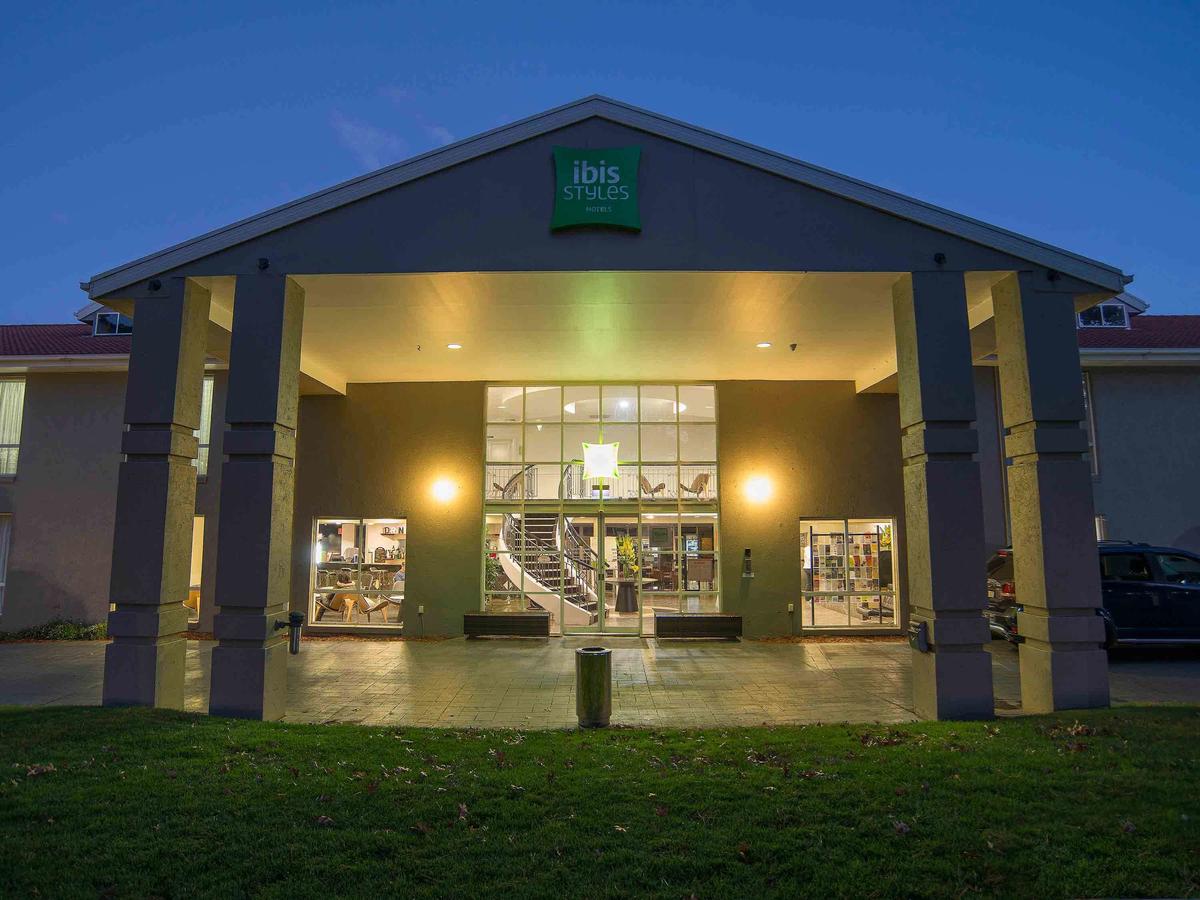 Narrabundah ACT Surfers Paradise Gold Coast