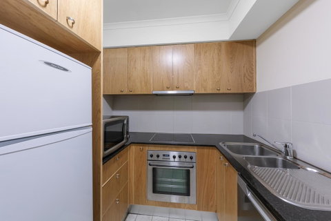 Nesuto Canberra - Surfers Paradise Gold Coast 18