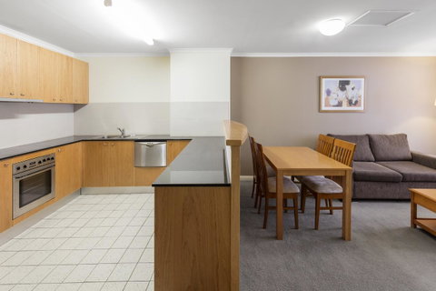 Nesuto Canberra - Surfers Paradise Gold Coast 21
