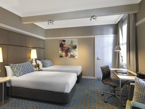 Hotel Kurrajong Canberra - Surfers Paradise Gold Coast 21