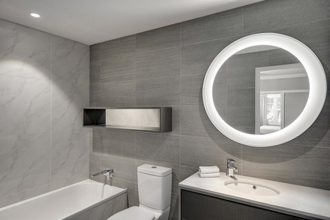 Hotel Kurrajong Canberra - Surfers Paradise Gold Coast 6