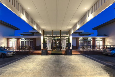 Hotel Kurrajong Canberra - Surfers Paradise Gold Coast 25