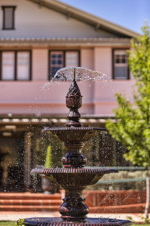 Hotel Kurrajong Canberra - Surfers Paradise Gold Coast 3