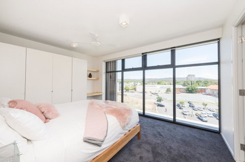 Dockside 4 Kingston ACT - Surfers Paradise Gold Coast 2