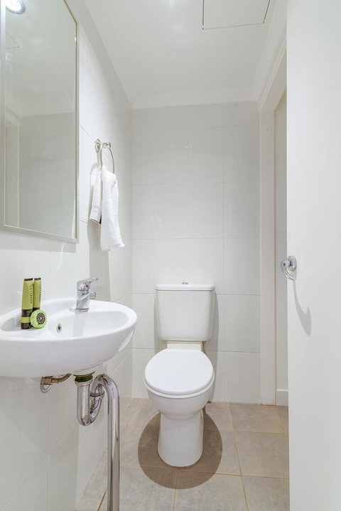 ALLARA CANBERRA - Surfers Paradise Gold Coast 12