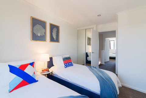 ALLARA CANBERRA - Surfers Paradise Gold Coast 6