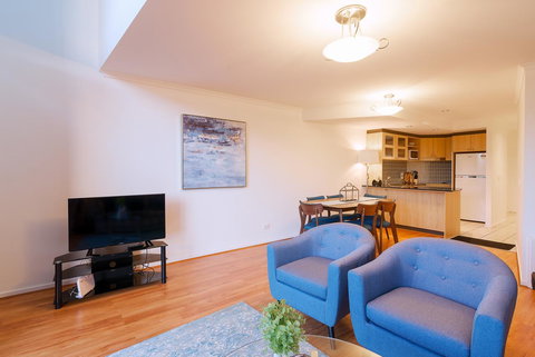 ALLARA CANBERRA - Surfers Paradise Gold Coast 1