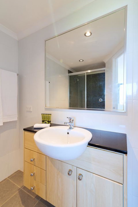 ALLARA CANBERRA - Surfers Paradise Gold Coast 13