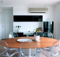 Staying Places - The Avenue - Surfers Paradise Gold Coast