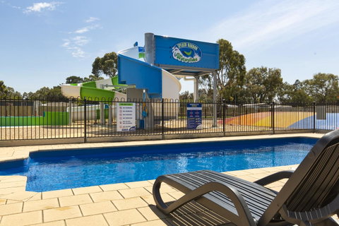 Victor Harbor Holiday Park - Surfers Paradise Gold Coast 2