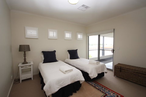 Wallaroo Marina Apartments - Surfers Paradise Gold Coast 42
