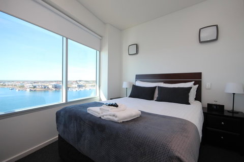 Wallaroo Marina Apartments - Surfers Paradise Gold Coast 15