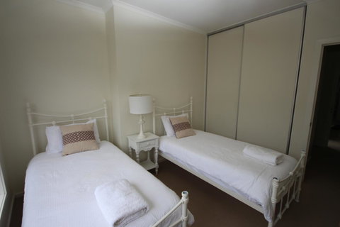 Wallaroo Marina Apartments - Surfers Paradise Gold Coast 39