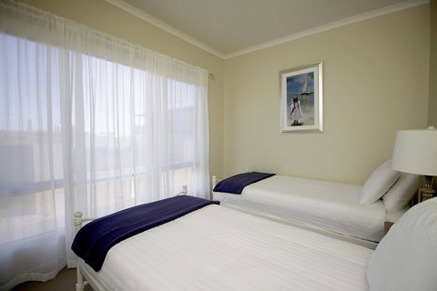 Wallaroo Marina Apartments - Surfers Paradise Gold Coast 9