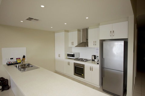 Wallaroo Marina Apartments - Surfers Paradise Gold Coast 6