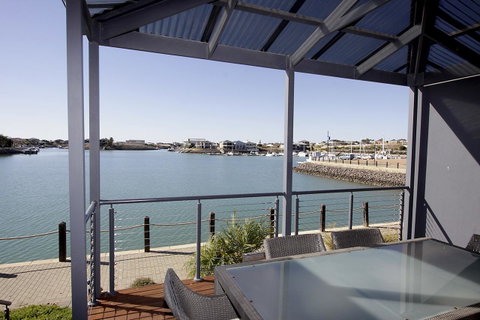 Wallaroo Marina Apartments - Surfers Paradise Gold Coast 8