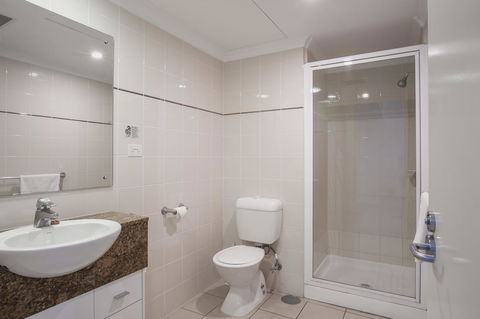 Marina Hotel - Surfers Paradise Gold Coast 25