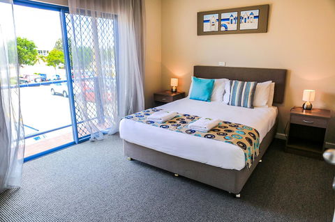 Marina Hotel - Surfers Paradise Gold Coast 30