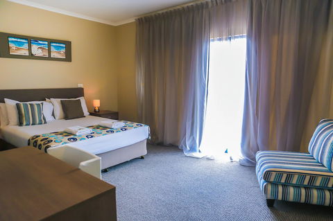 Marina Hotel - Surfers Paradise Gold Coast 31