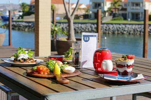 Marina Hotel - Surfers Paradise Gold Coast 40