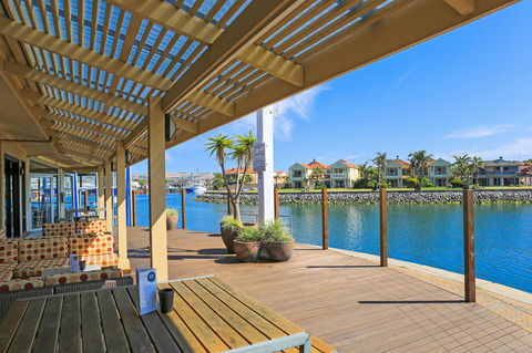 Marina Hotel - Surfers Paradise Gold Coast 38