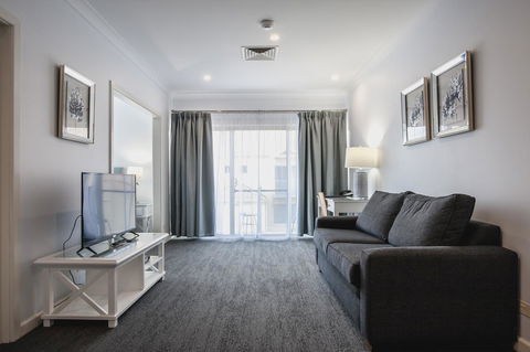 Marina Hotel - Surfers Paradise Gold Coast 10