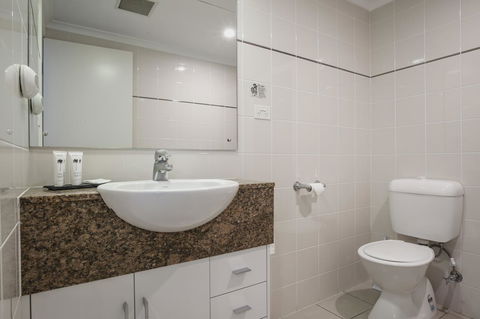 Marina Hotel - Surfers Paradise Gold Coast 13